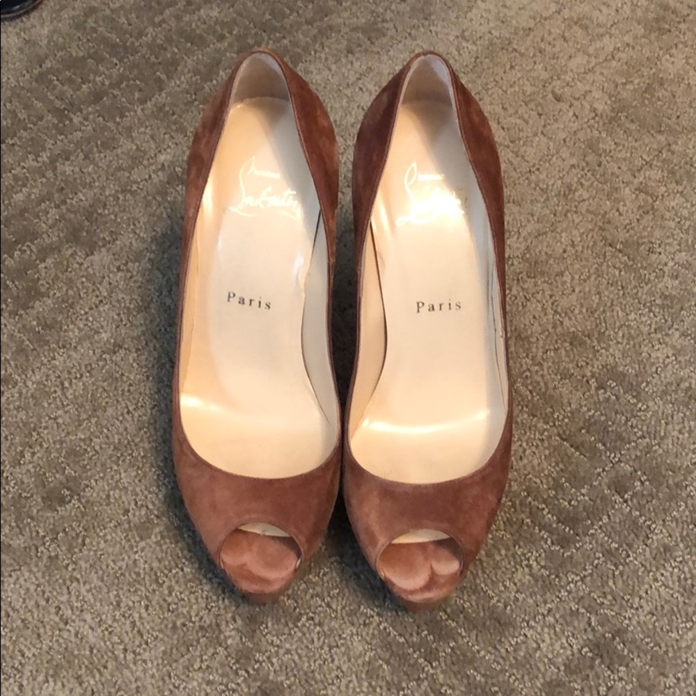 Christian Louboutin Peep-Toe Pump